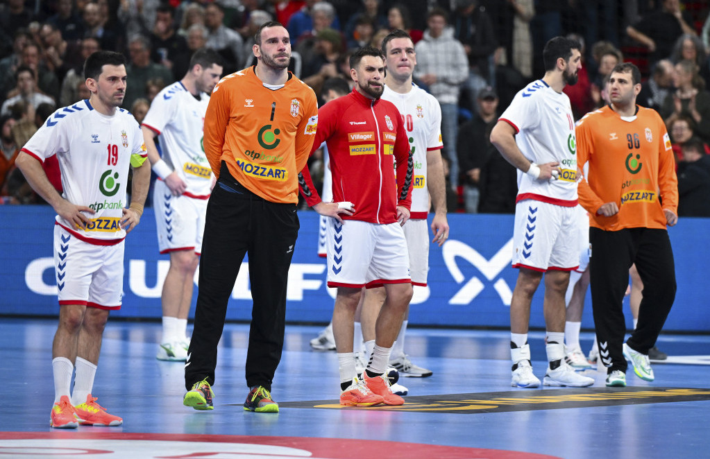 Muška rukometna reprezentacija Srbije posle poraza od Španije