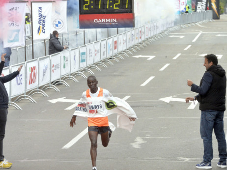 Atletičari iz Kenije ušli u istoriju Beogradskog maratona: Čumba prvi odbranio titulu, Sang postavila rekord staze