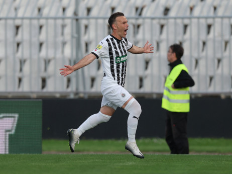 (KRAJ, VIDEO) Mozzart Bet Superliga: Radnički i Novi Pazar u UEFA Ligi konferencije, Vojvodina gubitnik sezone